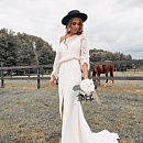 Шерстяной свитер тонкой вязки