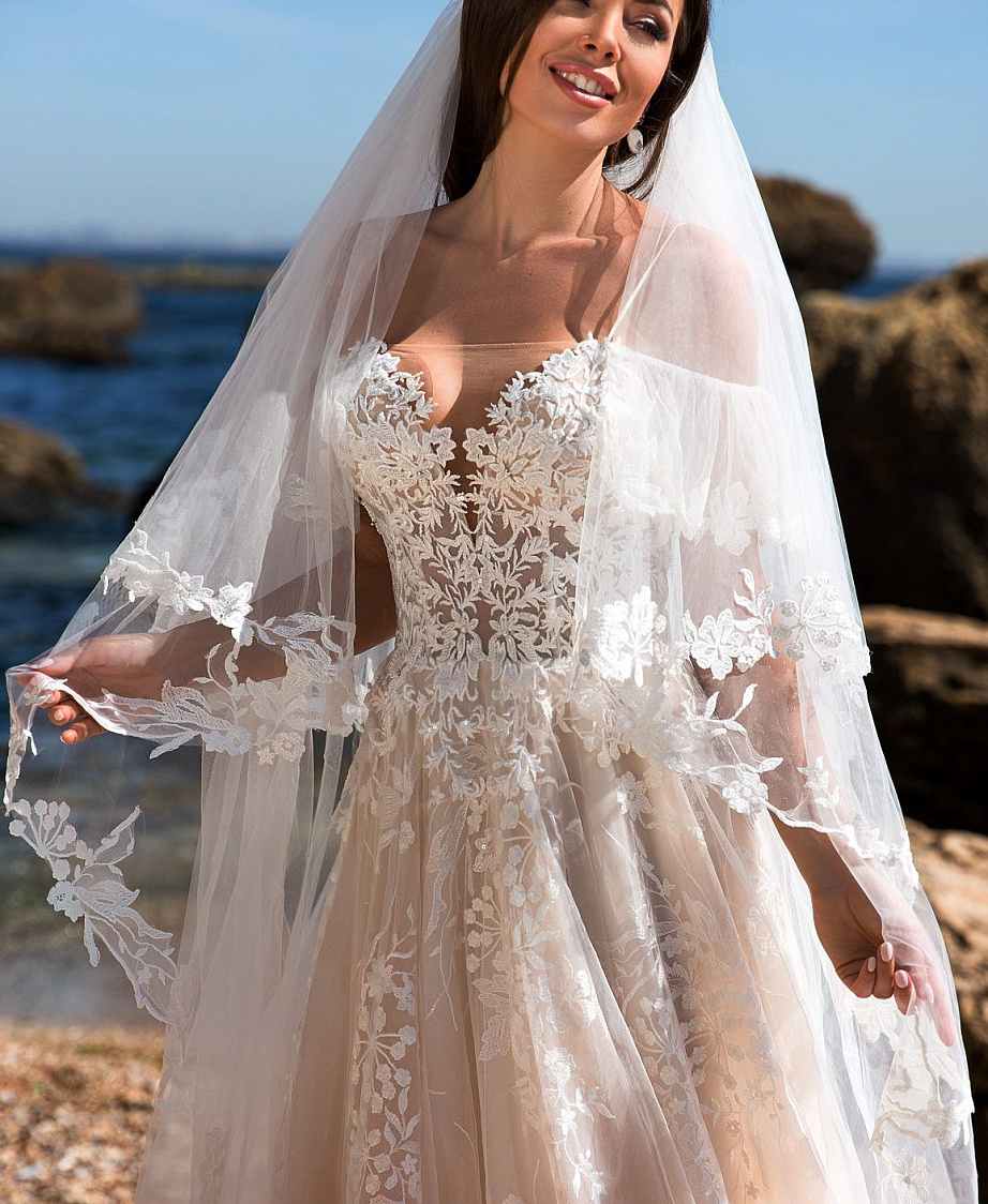 Свадебная фата с нежным кружевом фото