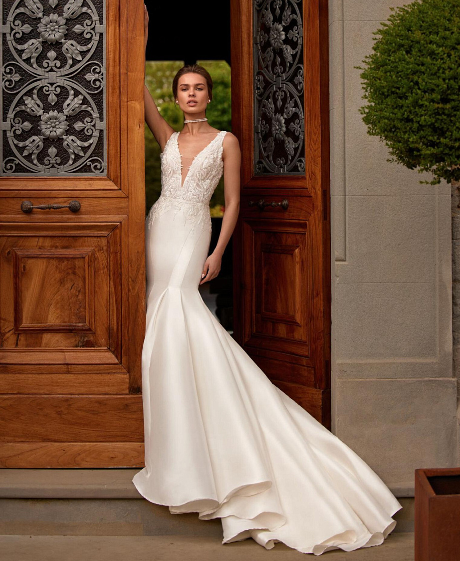 Роскошная русалка из микадо с кружевом по корсету фото