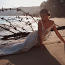 Блестящее золотое свадебное платье фото