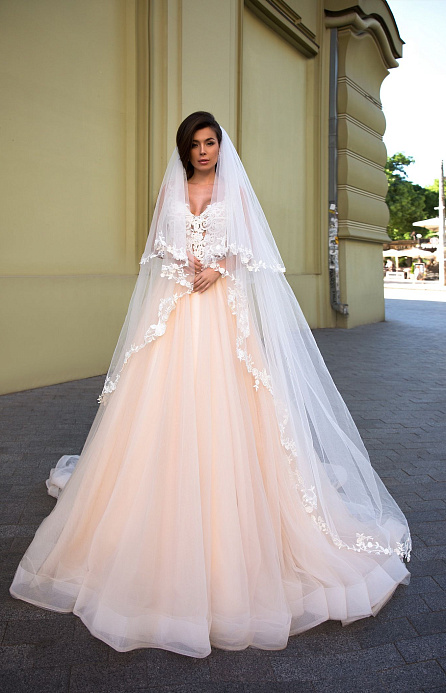 Кружевная фата с цветами фото