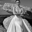 Сваденое платье рыбка с кружевным верхом на тонких бретелях фото