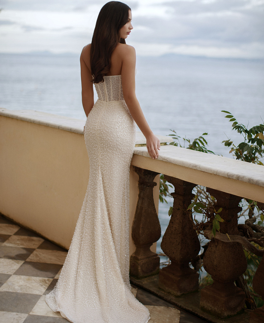 Роскошная русалка, расшитая бисером и жемчужинами фото