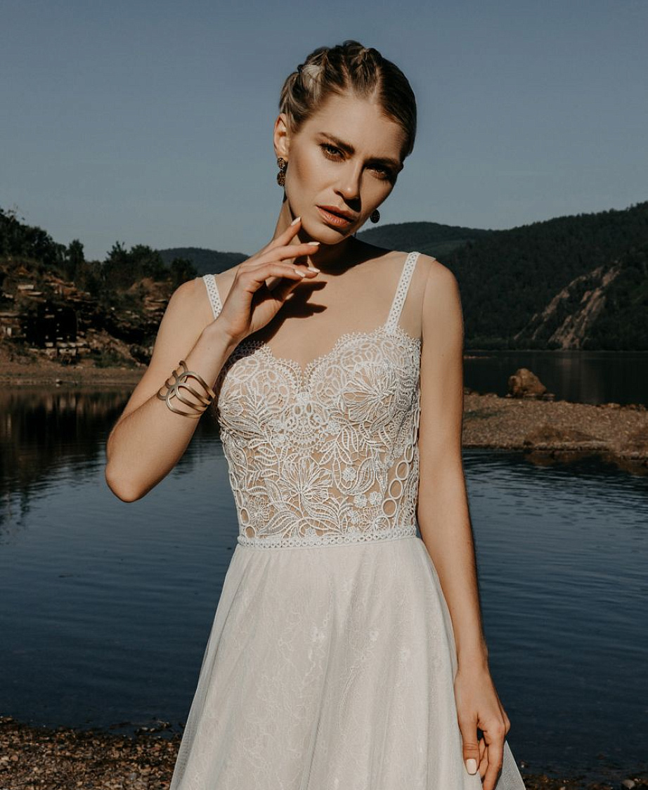 Этническое свадебное платье со съемным болеро фото