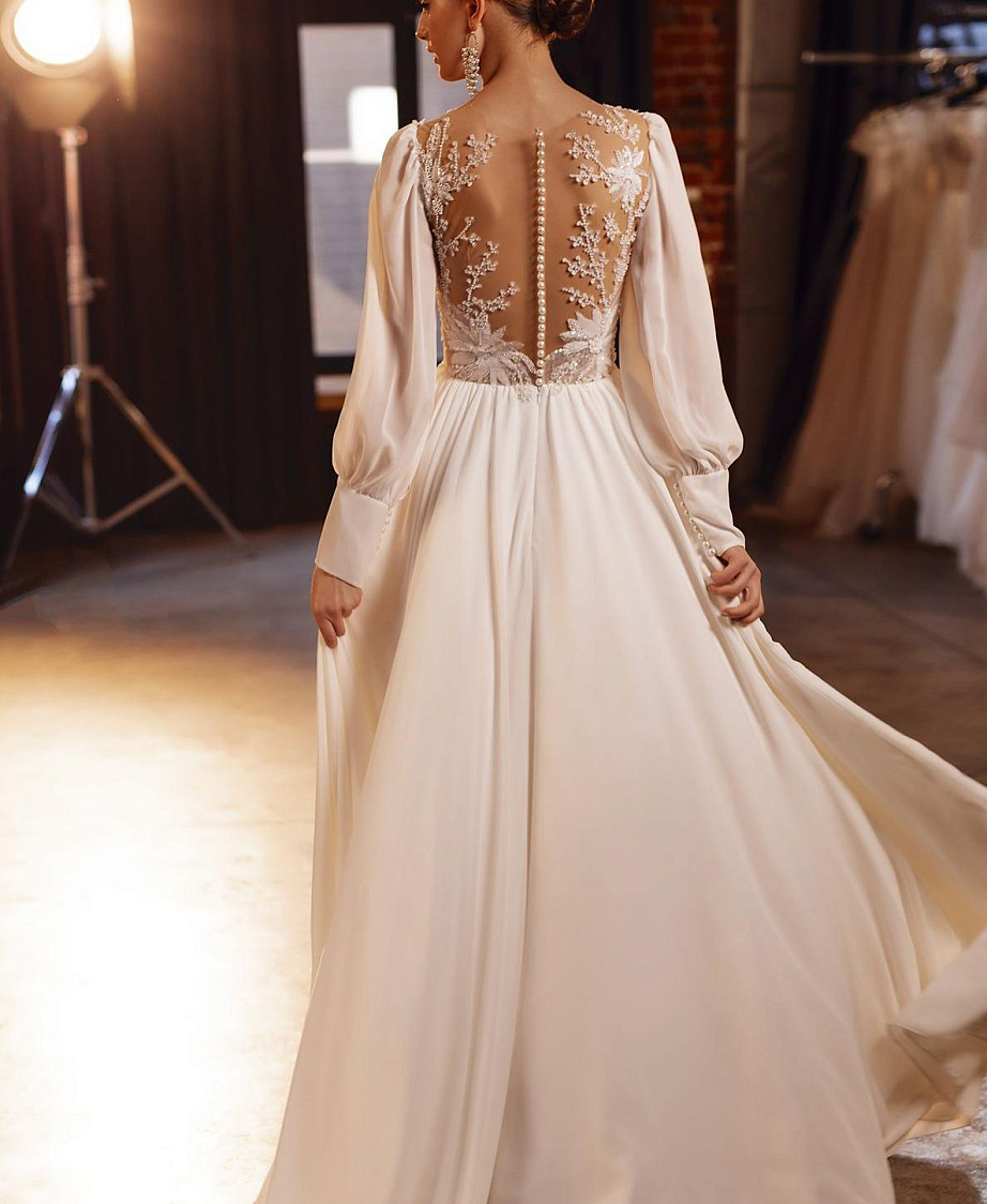 Шифоновое свадебное платье с кружевным корсетом фото