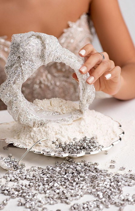 Ободок с узлом из глиттера фото