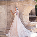 Длинная фата испанка с кружевом у лица фото